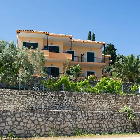 Pansion Laertes * Tsoukaládhes