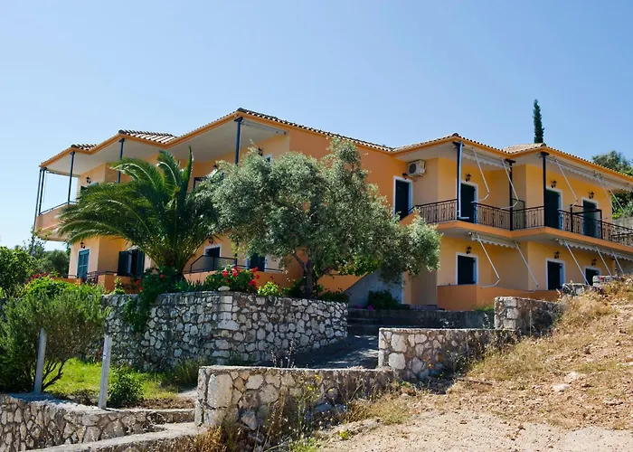 Pansion Laertes Tsoukaládhes