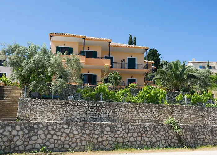 Pansion Laertes * Tsoukaládhes